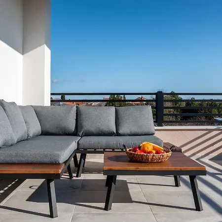 M Villa *