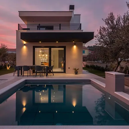 M Villa