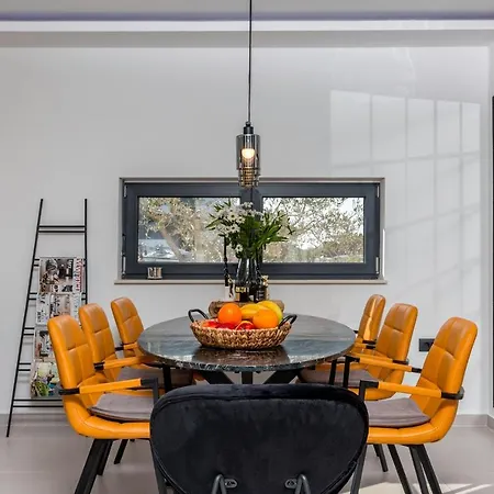 M Villa